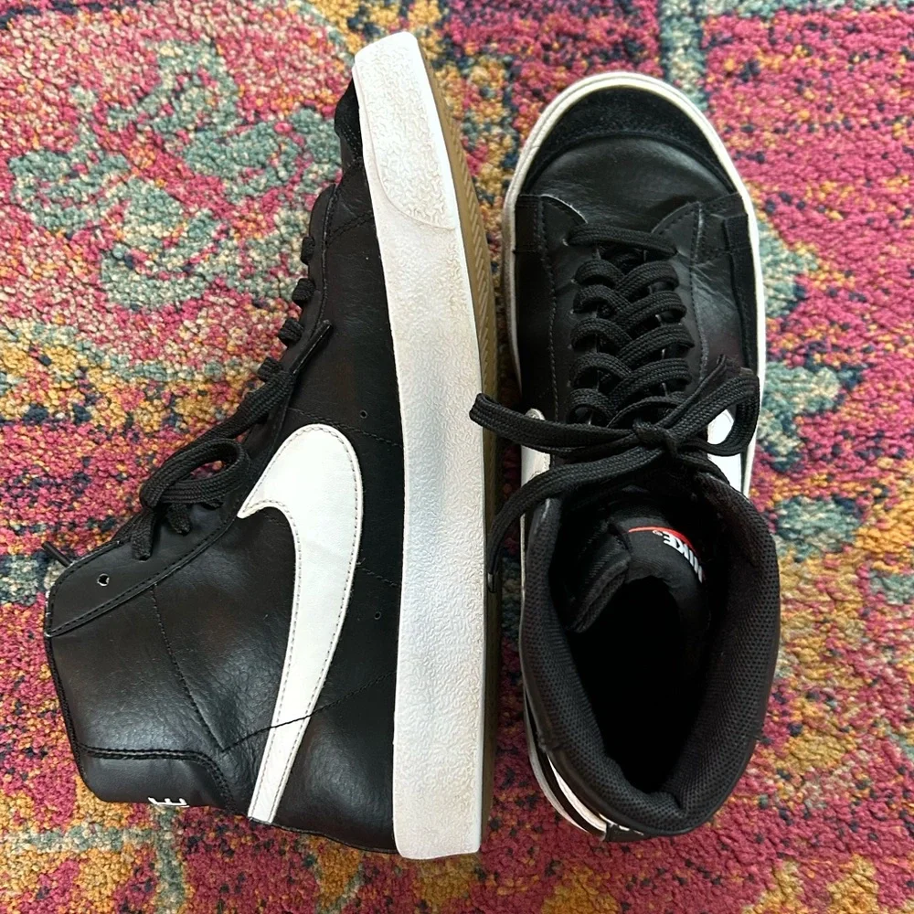 Nike | Youth Black Leather Blazer ‘77 Mid Top Lace Up Sneakers Gum Sole Size 7Y